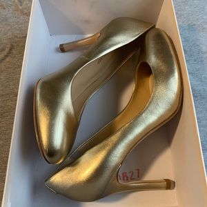 Ivanka Trump Gold Pumps - Size 9.5
